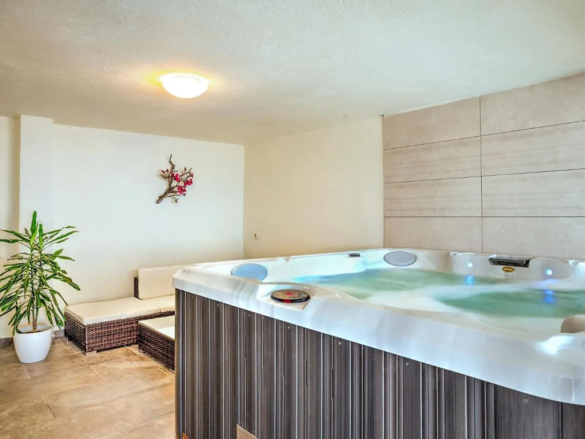Holiday Home Stana Klenovica 0*,  Croatia